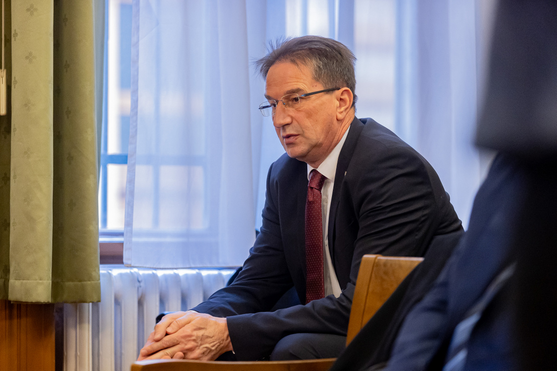 Völner Pál visszakapja ügyvédi engedélyét a korrupciós per közepén